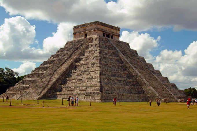 Chichen Itza Piramidi Nerededir? Chichen Itza Piramidi (Çiçen İtza)