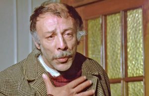 Münir Özkul Kimdir? Münir Özkul Kimdir