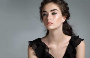 2018 Trendi Metalik Makyaj Uygulaması 2018 Trendi Metalik Makyaj Uygulaması