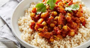 Etli Bezelyeli Kuskus Yemeği Etli Bezelyeli Kuskus Yemeği