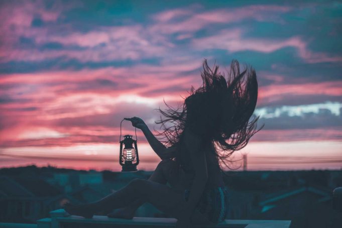 Hayatımızı Burç Yorumlarına Göre Yaşasak Ne Olur? Hayatımızı Burç Yorumlarına Göre Yaşasak Ne Olur