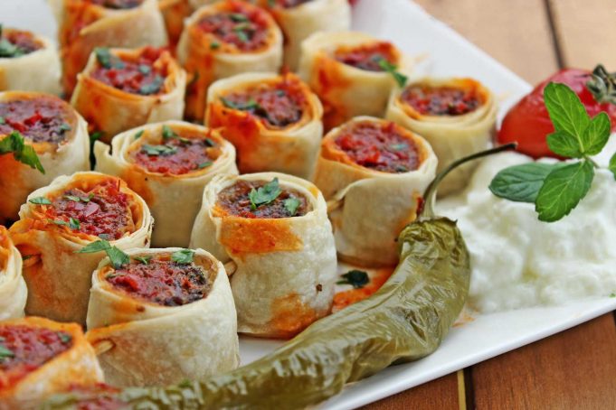 Yufkalı Dörüzziyafe Köftesi Yufkalı Dörüzziyafe Köftesi