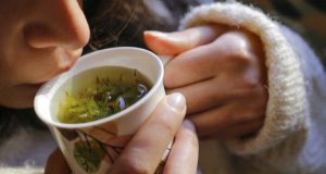 Geniz Akıntısına İyi Gelen Adaçayı Kürü Geniz Akıntısına İyi Gelen Adaçayı Kürü