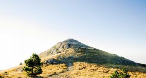 Sarı Kız (Baba Tepe) Sarıkız Baba Tepe, Edremit Balıkesir