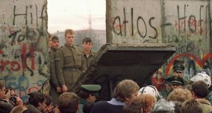 Küresel Ekonomiyi Sarsan İlk 5 Siyasi Olay Küresel Ekonomiyi Sarsan İlk 5 Siyasi Olay