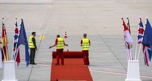 Protokolde Neden Kırmızı Halı Serilir? Protokolde Neden Kırmızı Halı Serilir