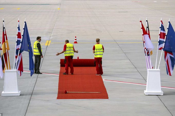 Protokolde Neden Kırmızı Halı Serilir? Protokolde Neden Kırmızı Halı Serilir