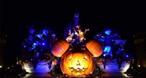 Cadılar Bayramı Hakkında Bilmeniz Gereken Her Şey Cadılar Bayramı Hakkında Bilmeniz Gereken Her Şey